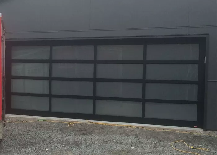 California, 16' x 7', Black, Satin glass
